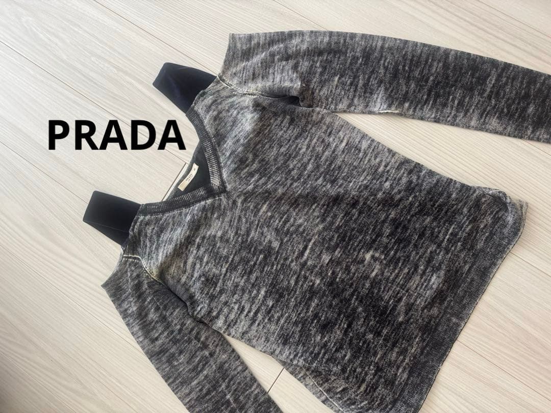 週末限定価格★PRADA オフショル　ベロア切り替え　Vネックトップス