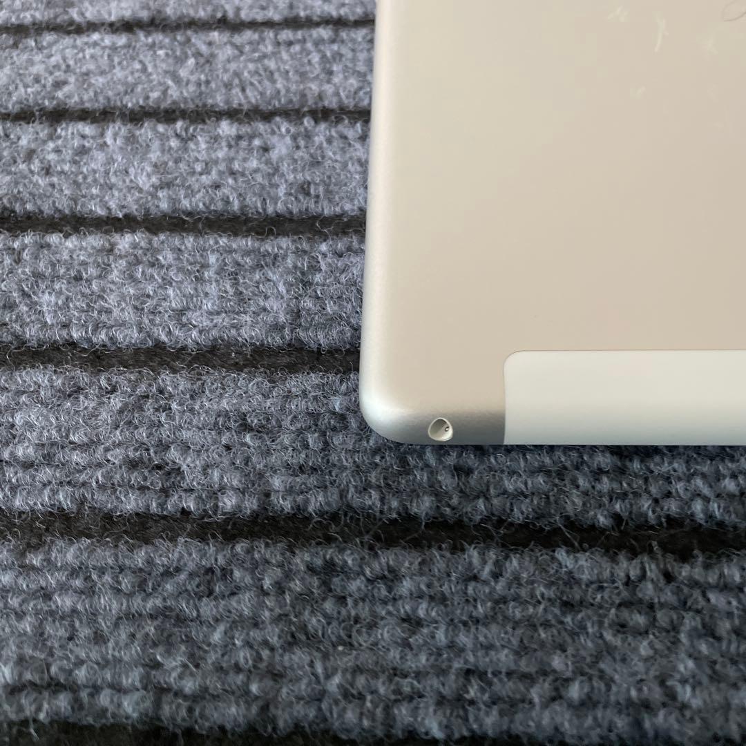 15 iPad 7世代 128GB SIMフリー シルバー