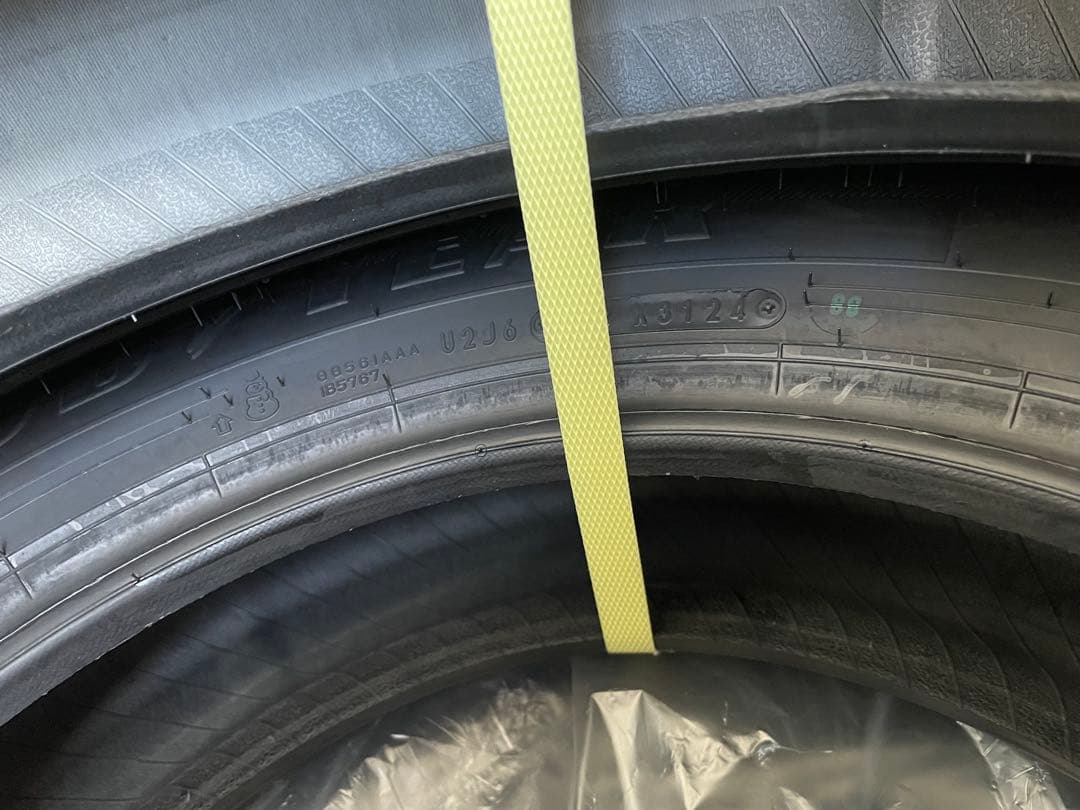 新品　グッドイヤーICE NAVI 185/70R14 スタッドレスタイヤ