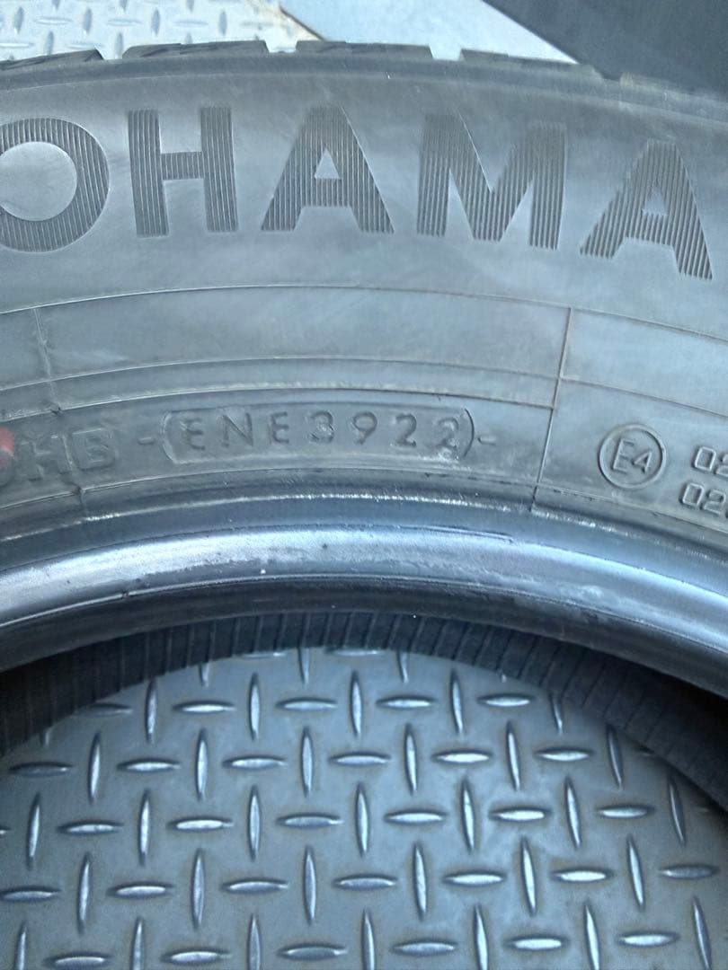 スタッドレス ヨコハマ ig60 215/65R16