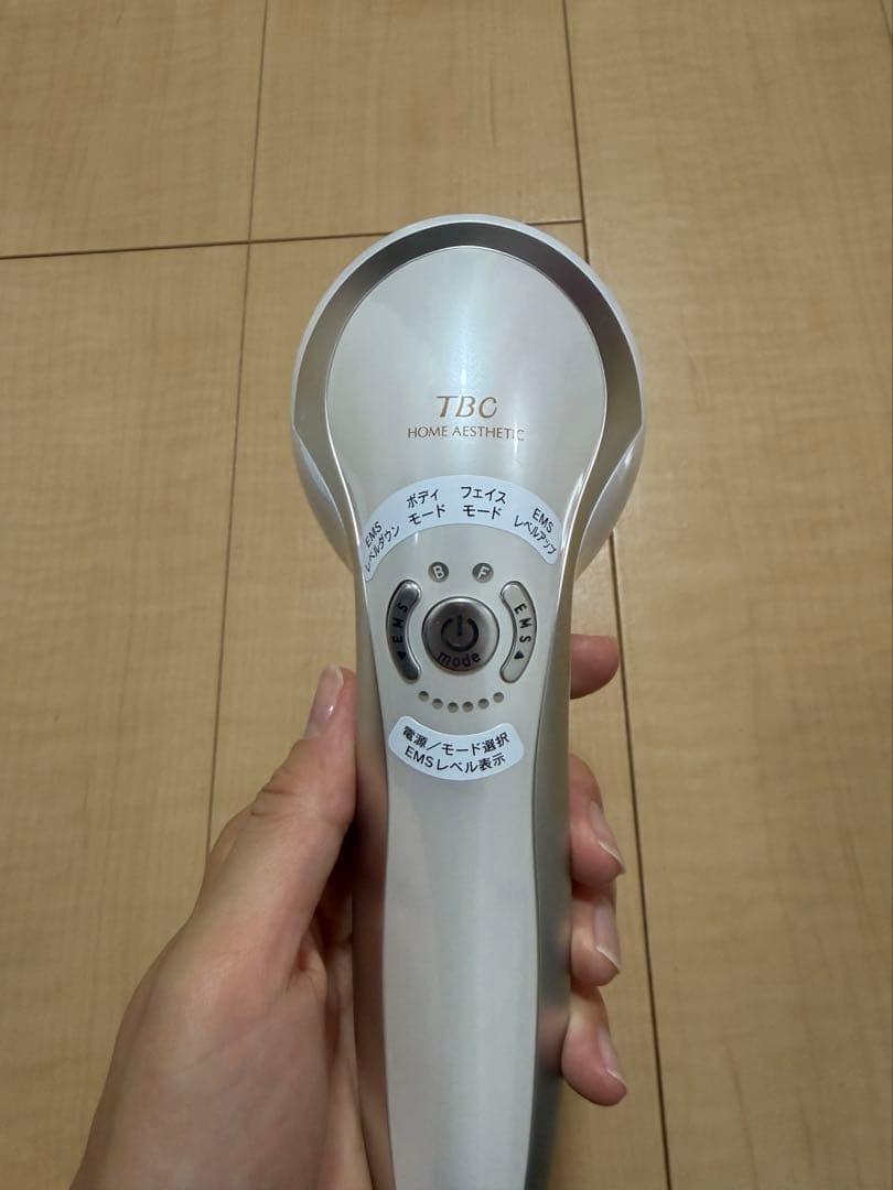 TBC HEAT CAVI SHAPE PRO 美顔器