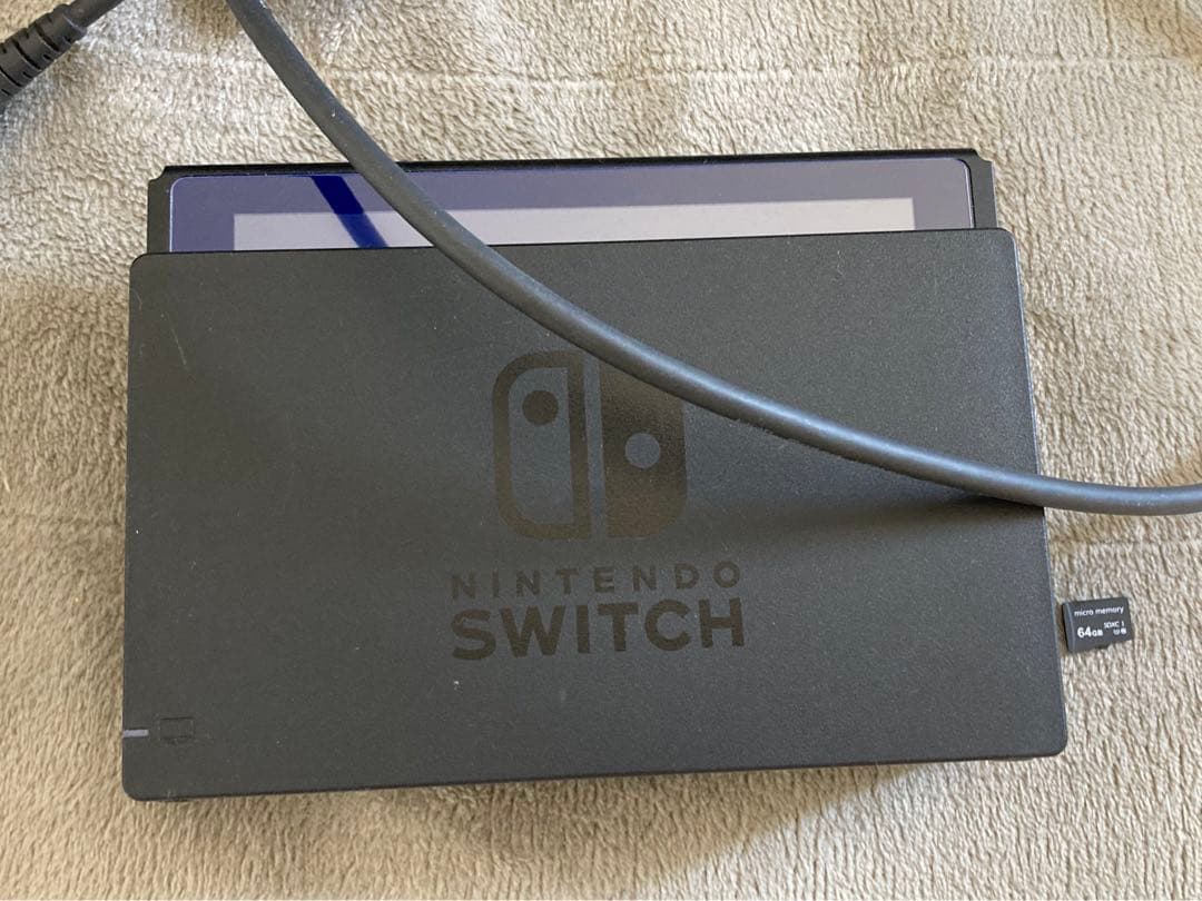 Nintendo Switch本体　ジョイコン無しSDカード付き　バッテリー強