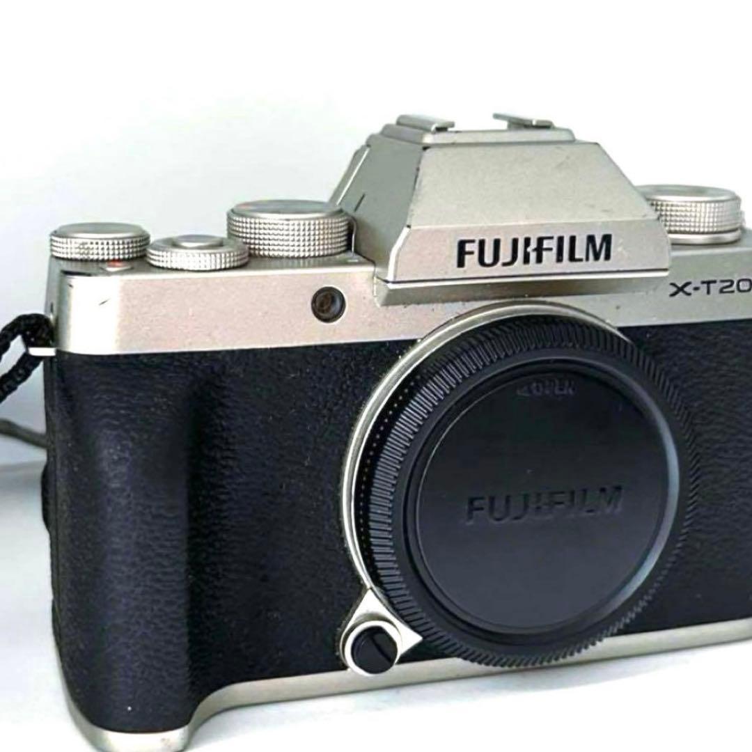 T*y様 訳有値引】Fujifilm X-T200 ミラーレスカメラ　富士フイル