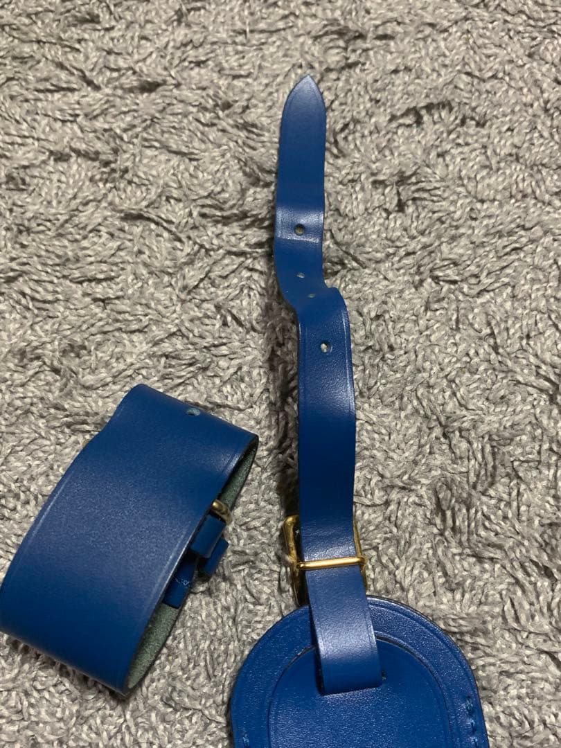 LOUIS VUITTON ネームタグ 青　美品　人気のブルー
