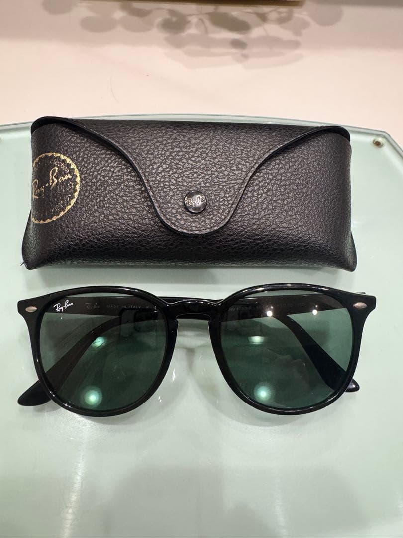 Ray-Ban ブラック サングラス ケース付き RB4259-F