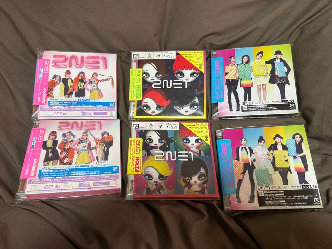 まとめ売り　2NE1 CD DVD