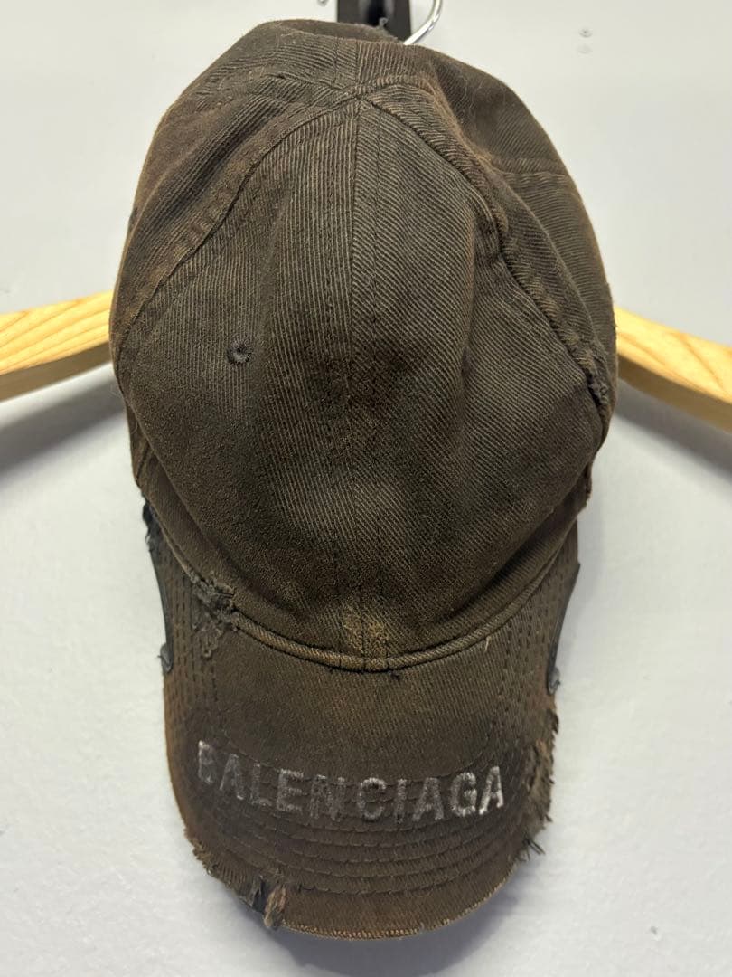 BALENCIAGA バレンシア　ダメージ加工キャップ ブラウン
