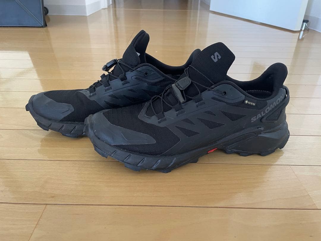 SALOMON トレイルランニングシューズ ブラック