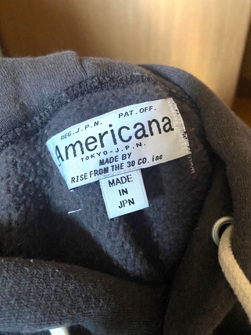 【すずめ】Americana アメリカーナ　パーカー
