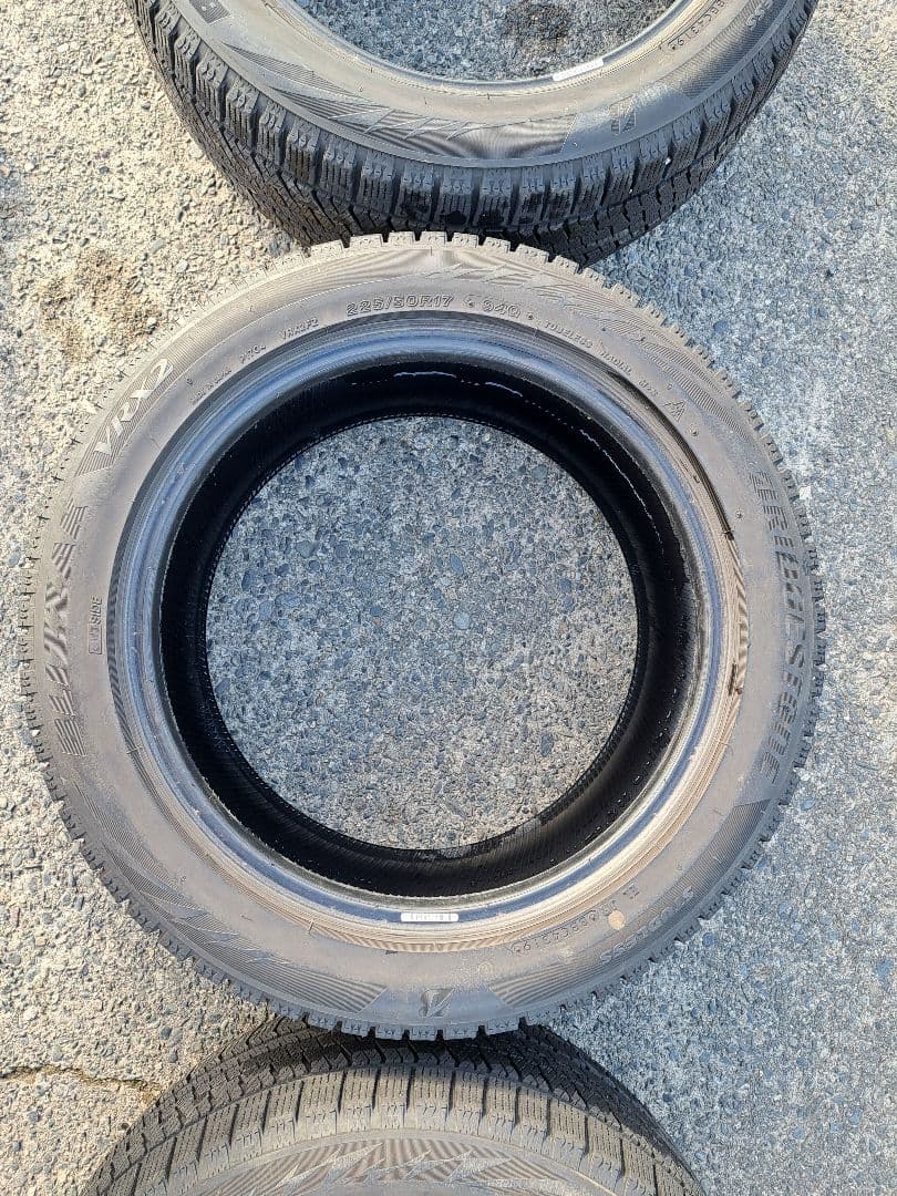 ブリヂストン スタッドレスタイヤ VRX2 225 /50r17 送料込み BS