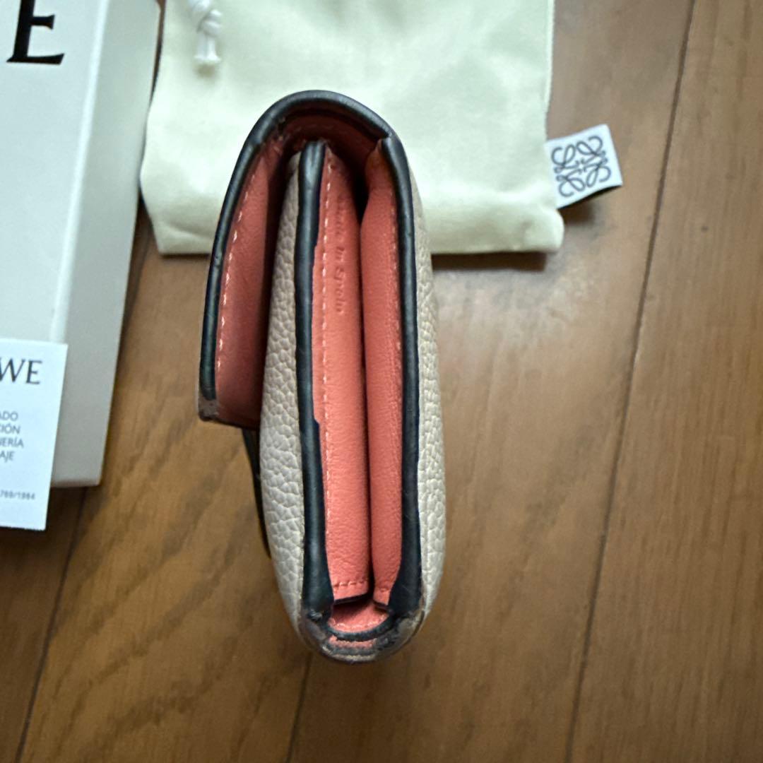 LOEWE ベージュ レザー 三つ折り財布