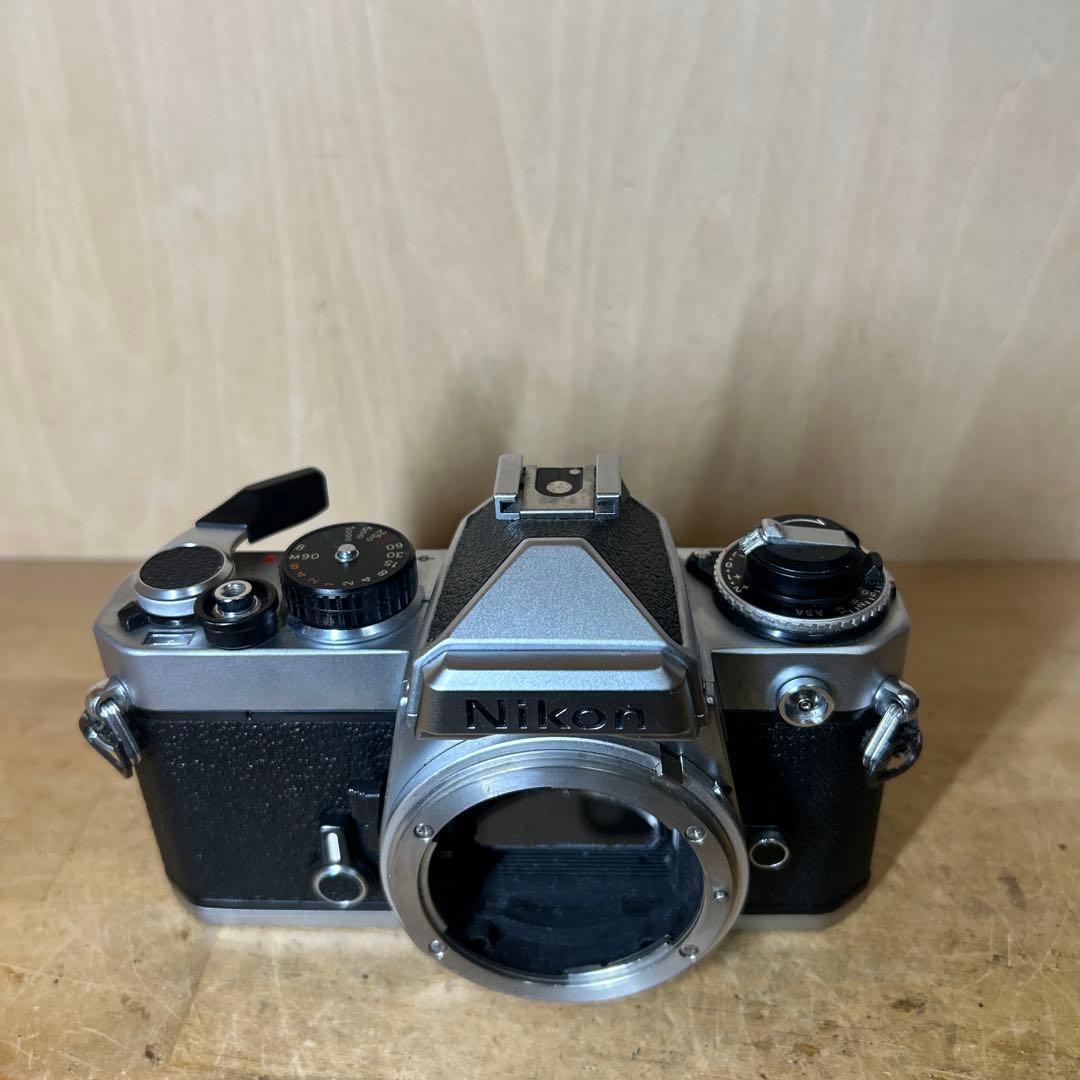 Nikon FE シンプルニコン　シルバーボディー　完動美品
