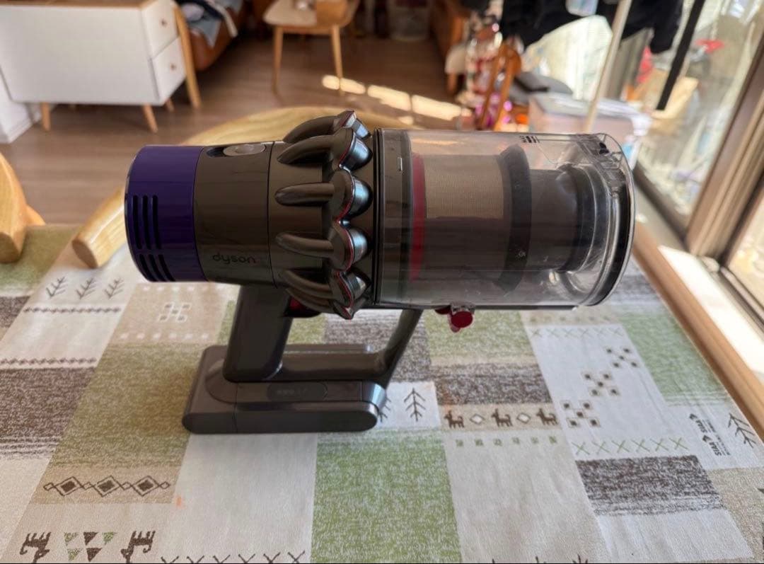 Dyson ダイソン V10 SV12 コードレスクリーナー　動作確認済