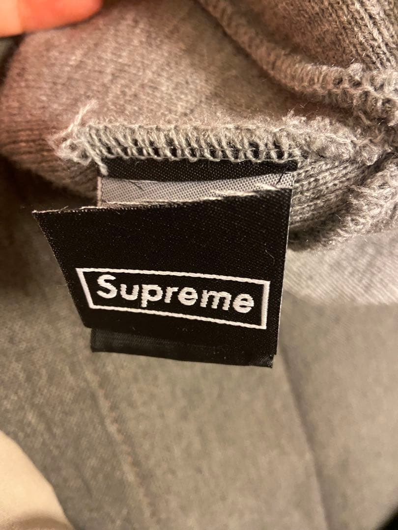 グレー ニット帽 Sロゴ Supreme