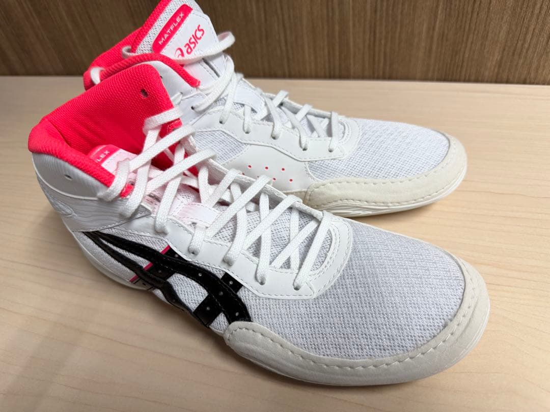 ガネ　asics ボクシングシューズ ハイカット ホワイト