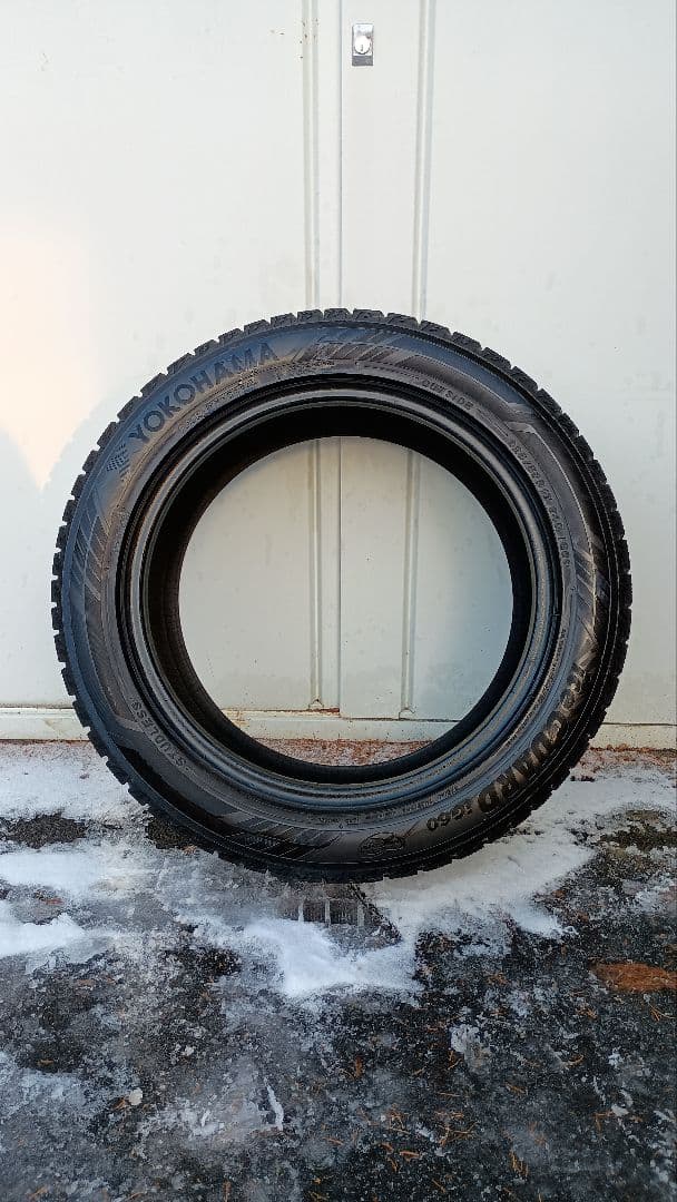①ヨコハマアイスガード6 225/50R17スタッドレス ４本セットの１、2本目