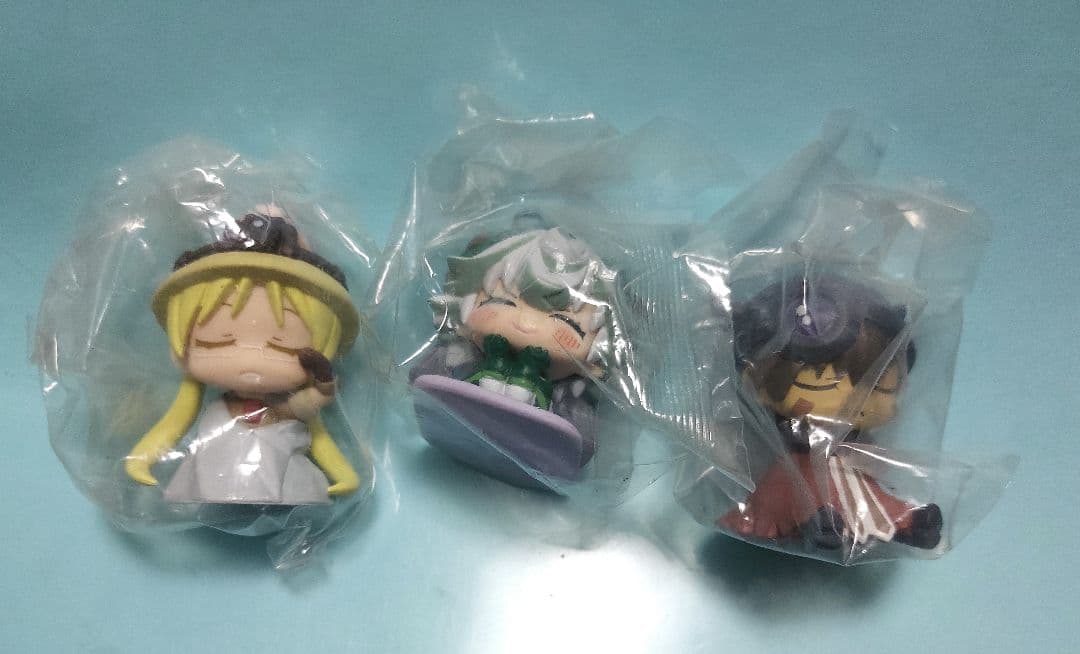 メイドインアビス　コミック　1巻〜12巻　未開封カプセルトイ　セット　栞付き