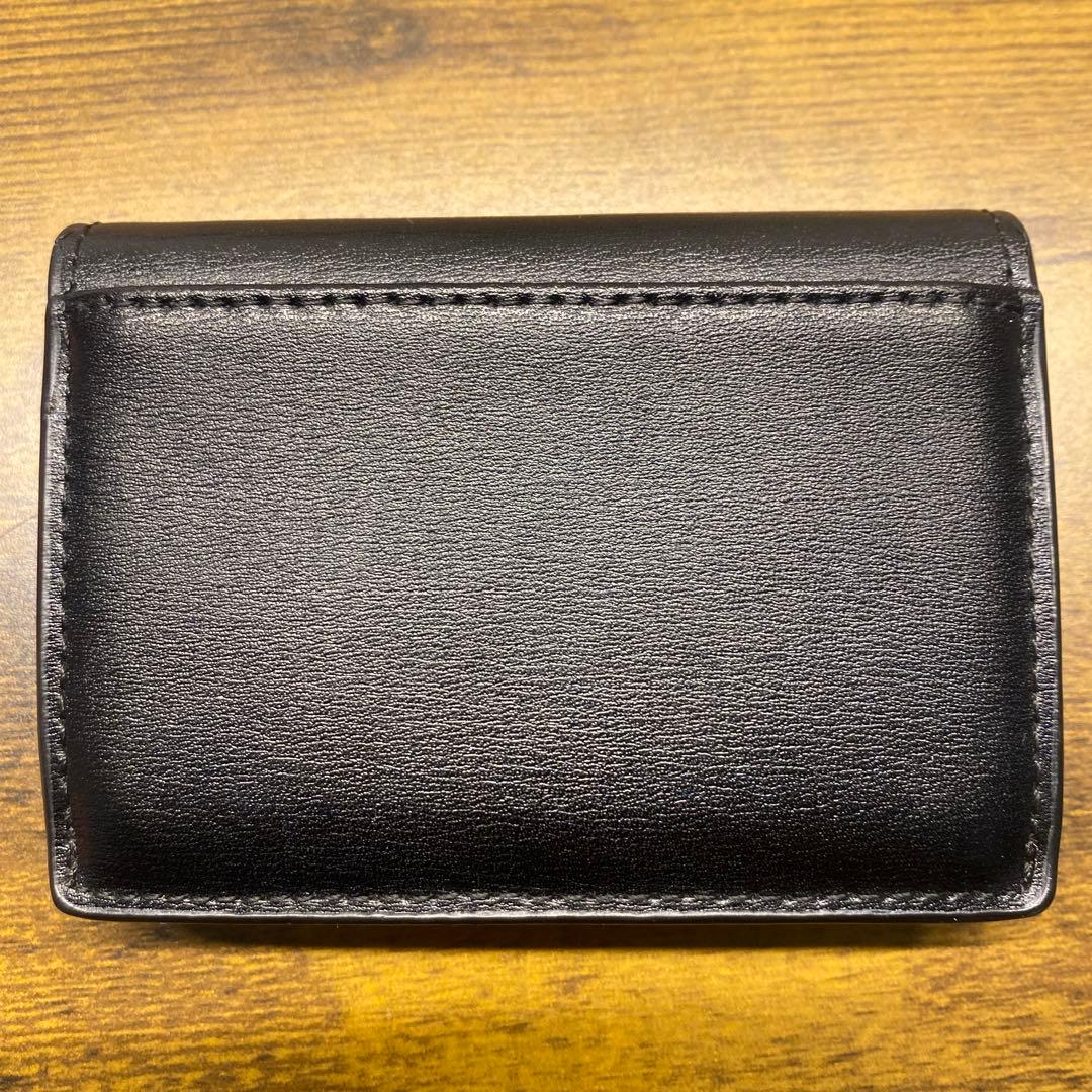 せ*ン様 CELINE ブラック 二つ折り財布