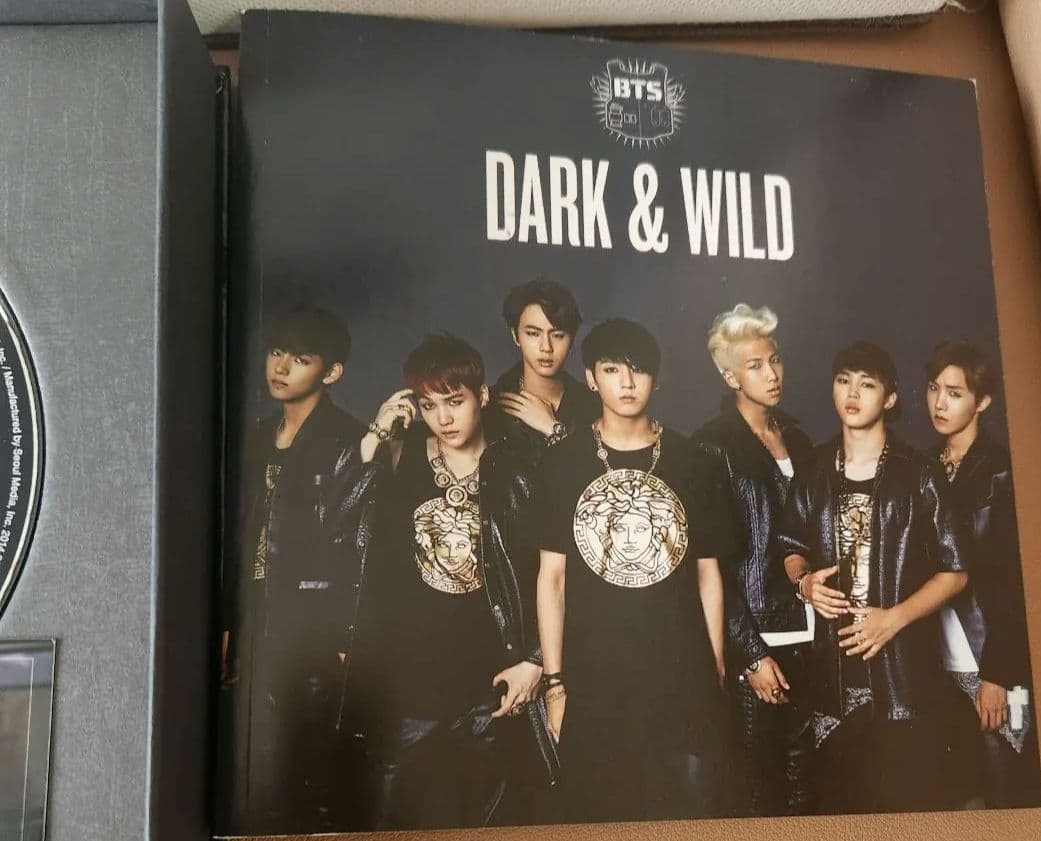 BTS DARK&WILD メンバー直筆サイン入りCD