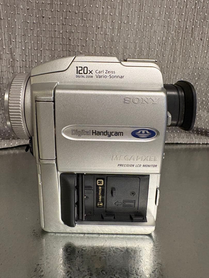 SONY DCR-PC110 ビデオカメラ