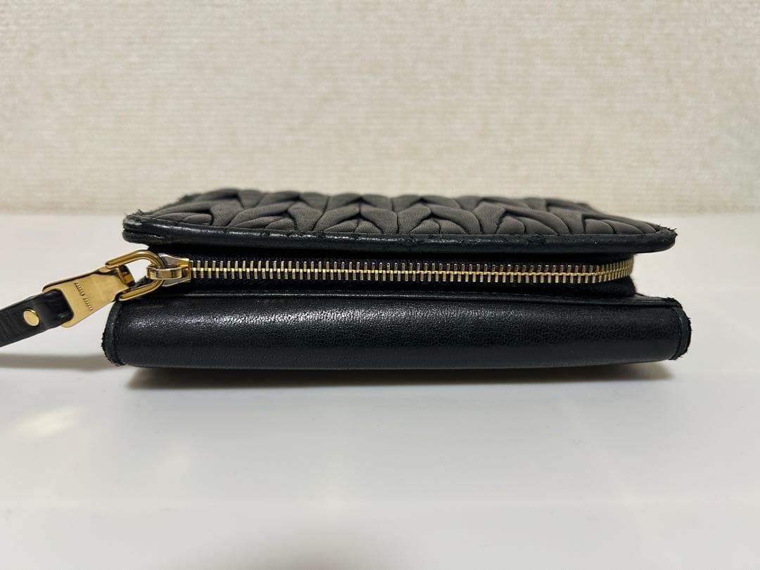 miumiu 折り財布 マテラッセ ブラック