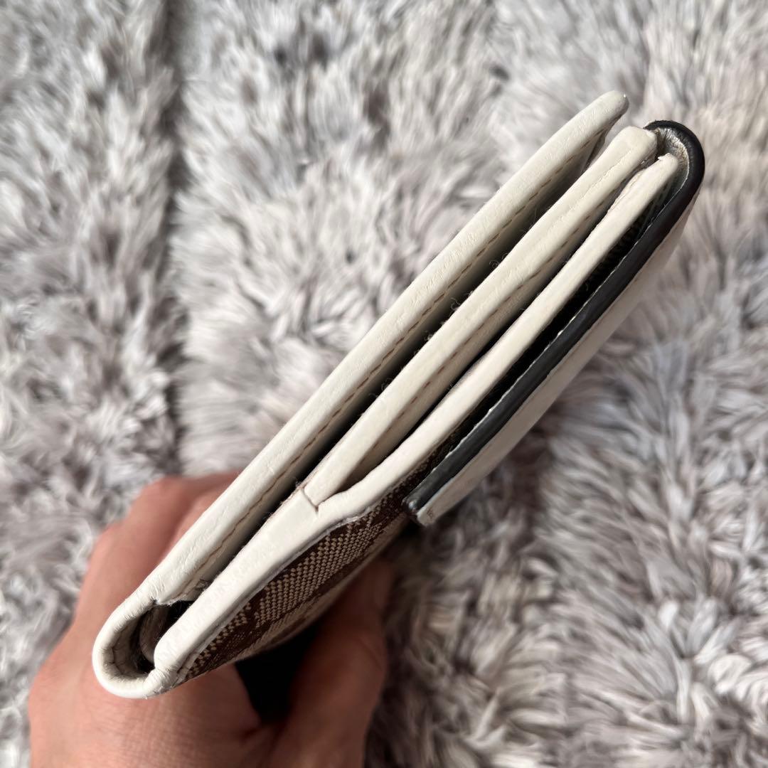 GUCCI ✨GGキャンバス　折り財布　ラブリーハート　ホワイト　レディース