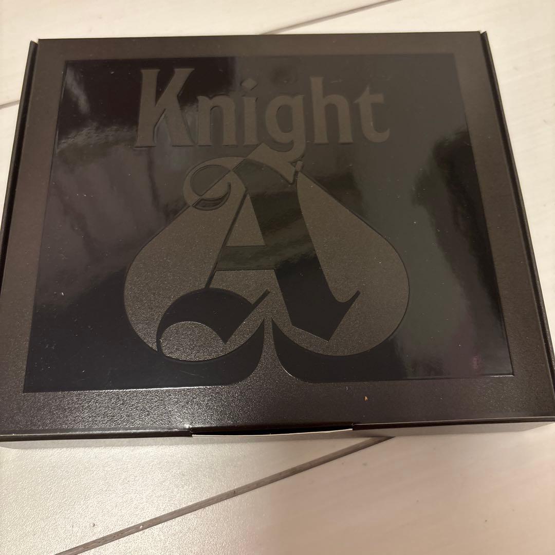 Knight A ポストカードセットとブレスレット