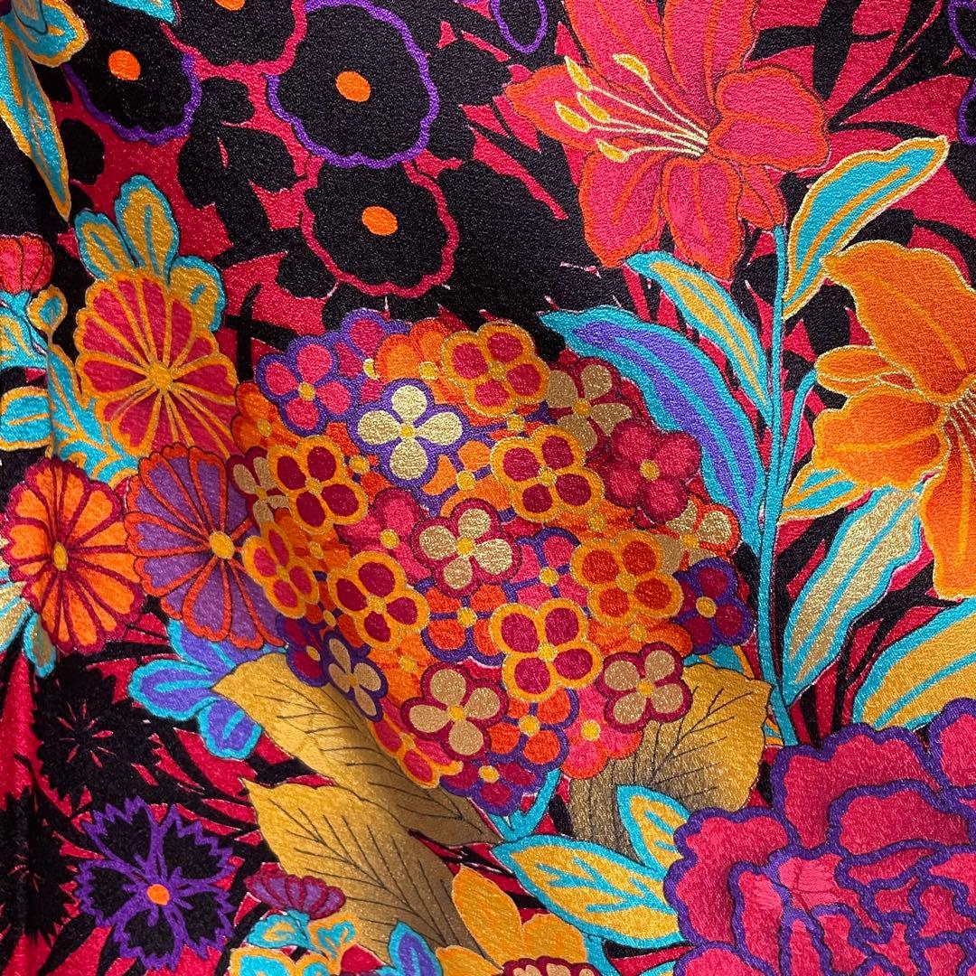 D602 振袖　蝶々　花模様　正絹　着物　袷　極美品