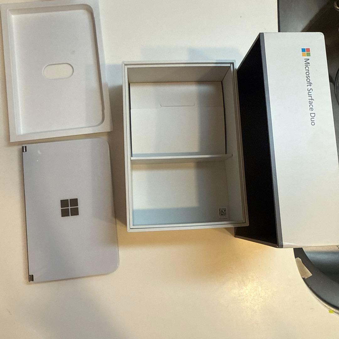 【動作品・美品】Microsoft Surface Duo 本体