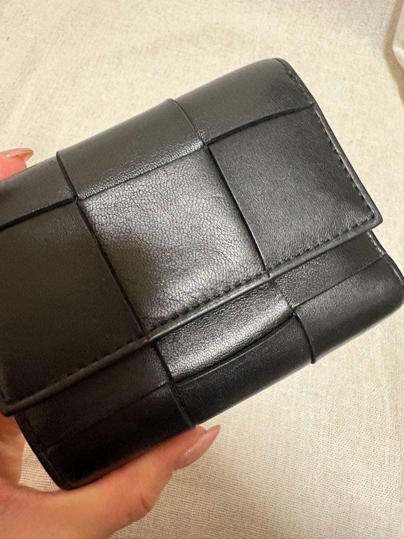 BOTTEGA VENETAブラックレザー三つ折り財布