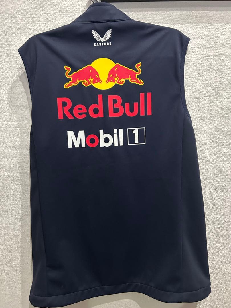【早い者勝ち！】Red Bull 　ナイロン製ベスト
