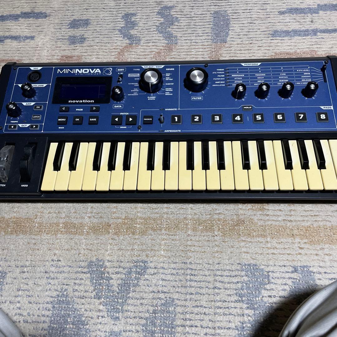Novation MININOVA アナログシンセサイザー