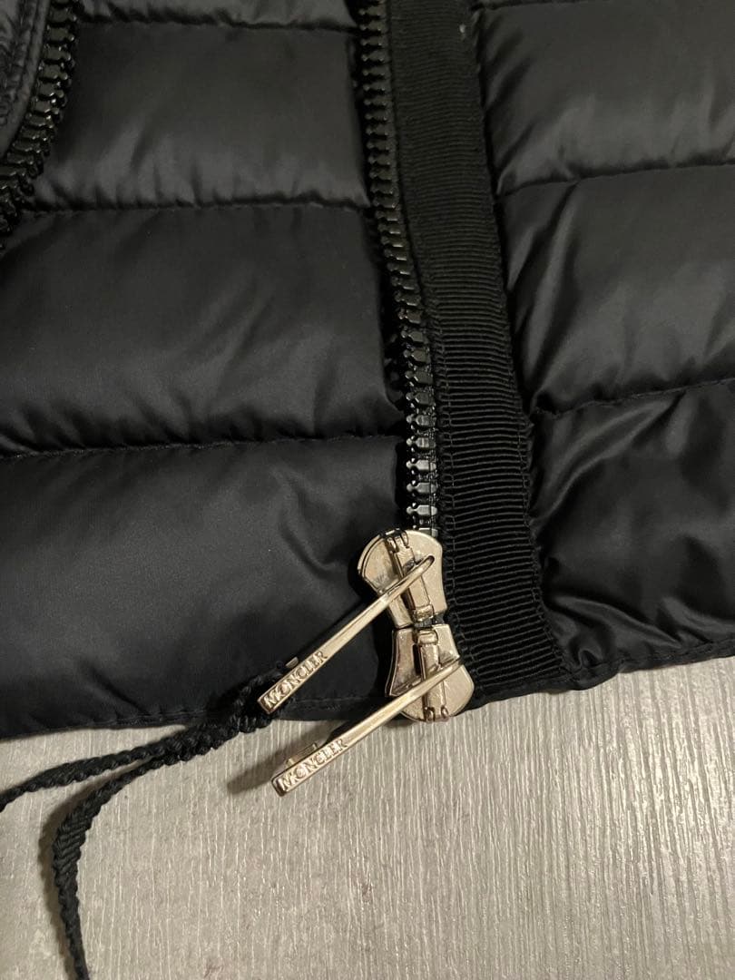 Moncler モンクレール　ニットとダウンのコンビカーディガン　斜めジップ