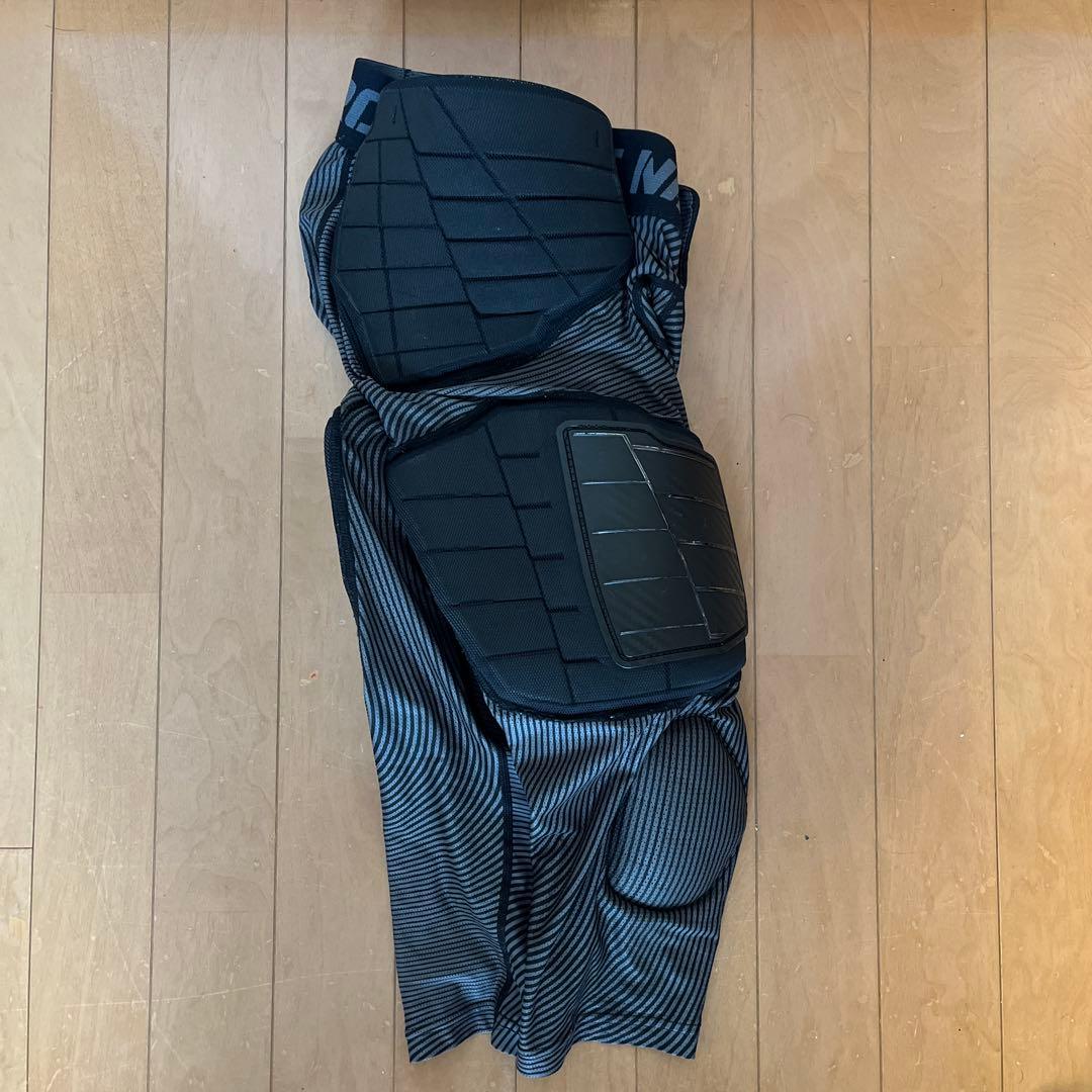 NIKE Pro Combat アメフトパッド付きスパッツ