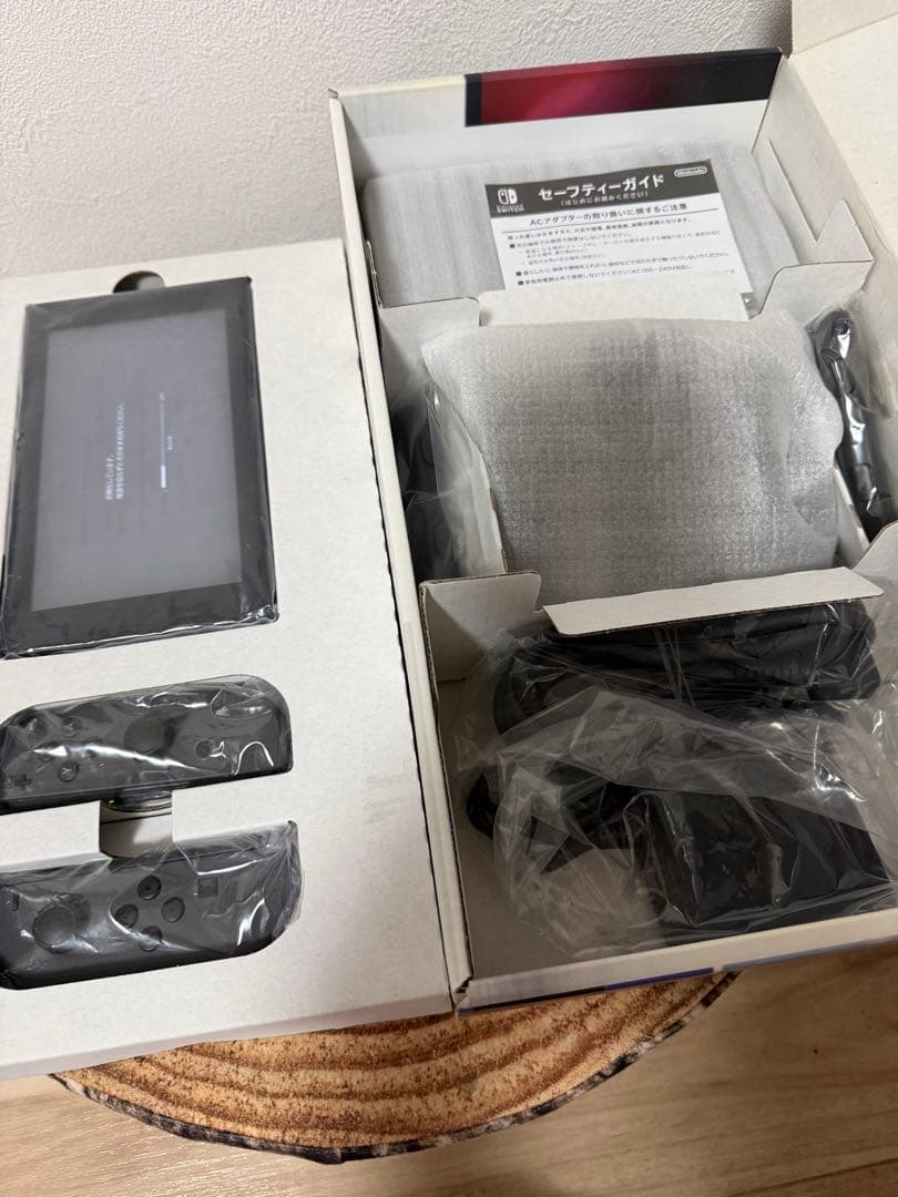 Nintendo Switch ニンテンドースイッチ本体　グレー①