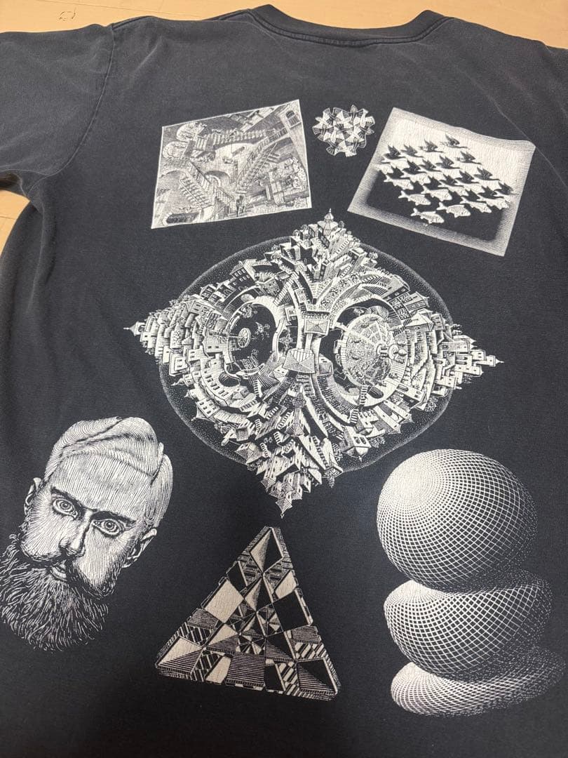 A*o様 90s Tシャツ エッシャー アート ヴィンテージ 総柄　M.C ES