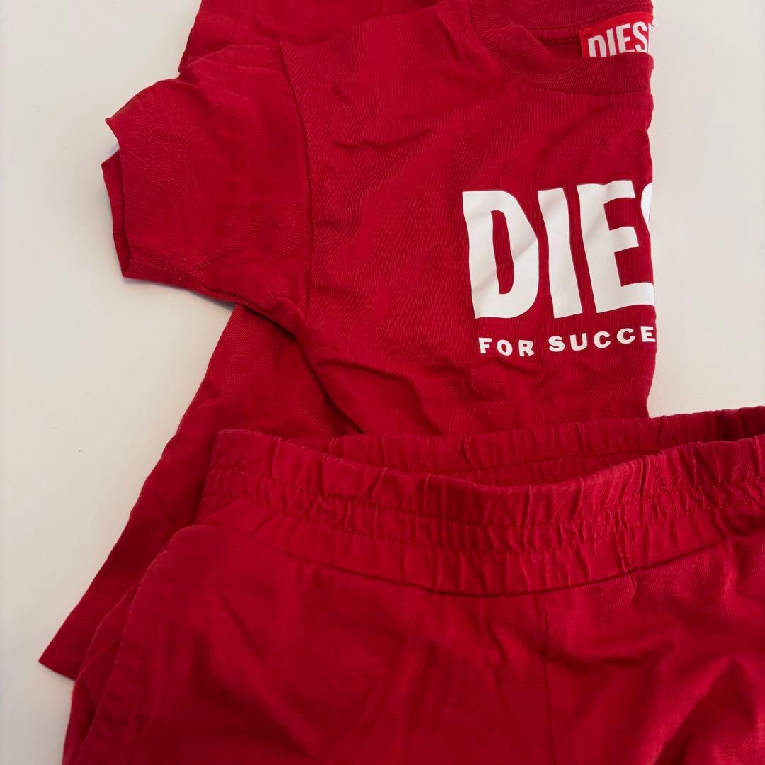 DIESEL kids 赤Tシャツ　ショートパンツ　88cm