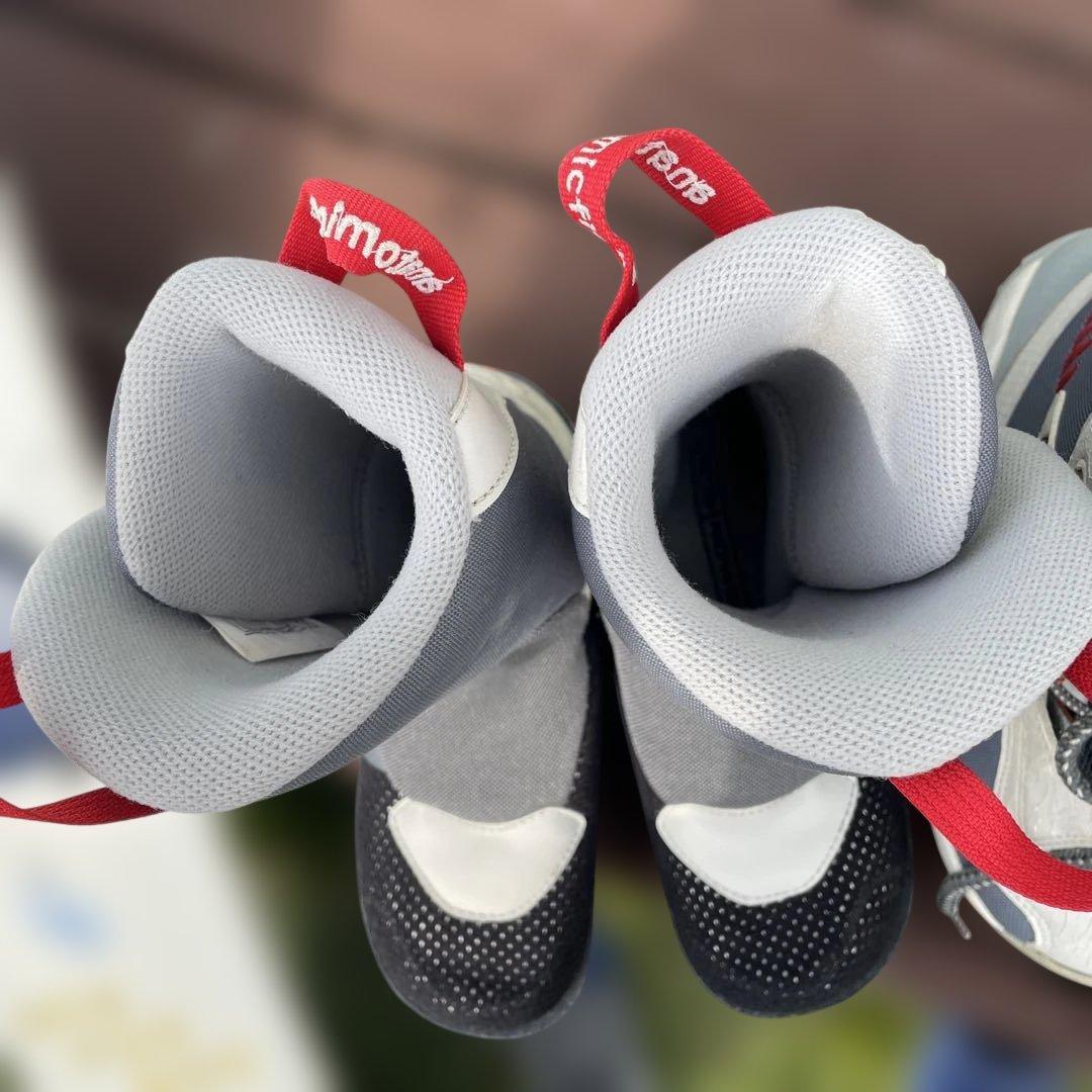 s*様 Salomonブーツとバートンの女性用ボードセット。ジャンク品、ブース2