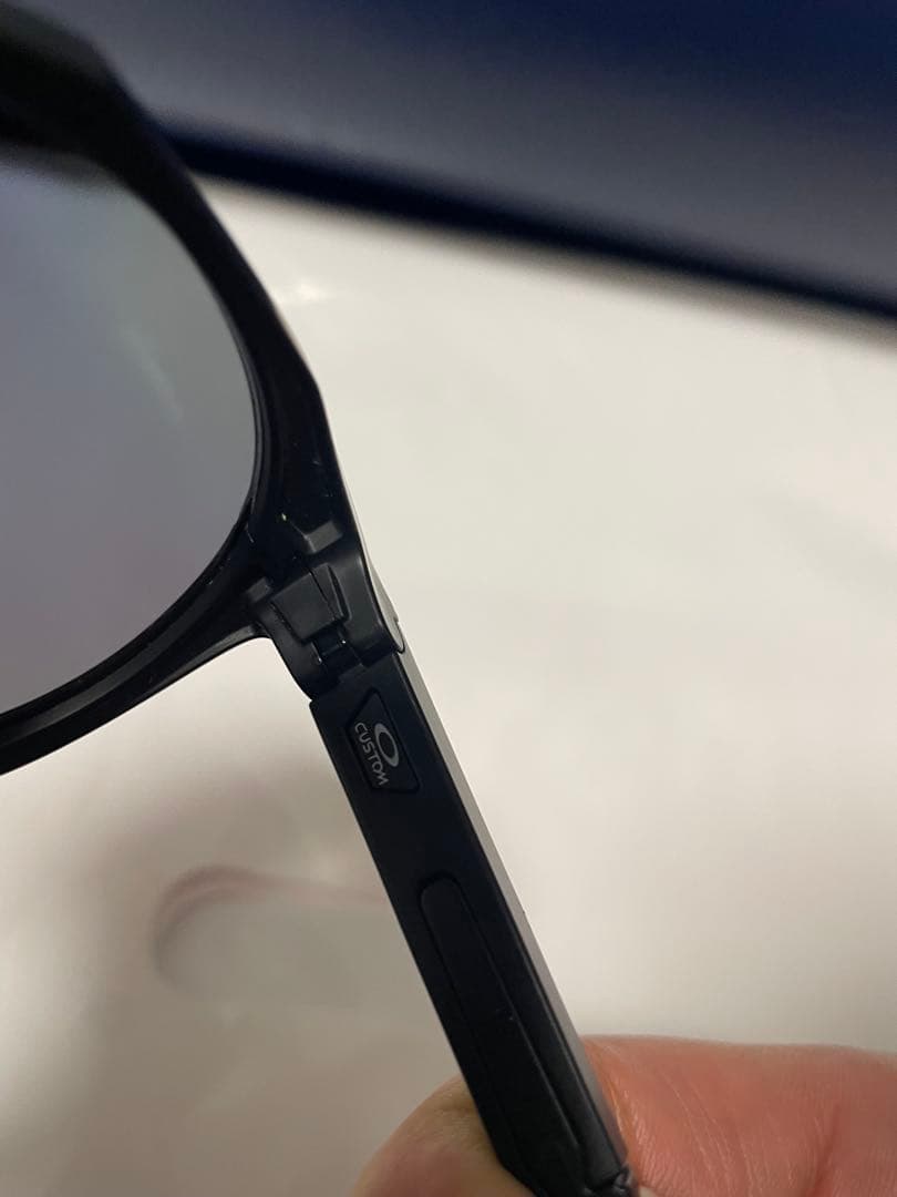 Oakley HSTN ブラック サングラス 偏光レンズ