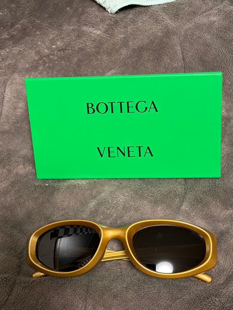 BOTTEGA VENETA ゴールド サングラス
