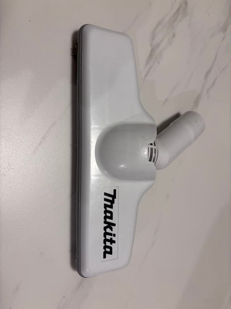 マキタ掃除機（バッテリー充電器付）