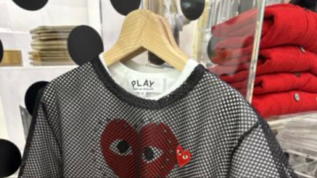 【ユニセックスXS】コムデギャルソン プレイメッシュブラック赤ハートM 新品