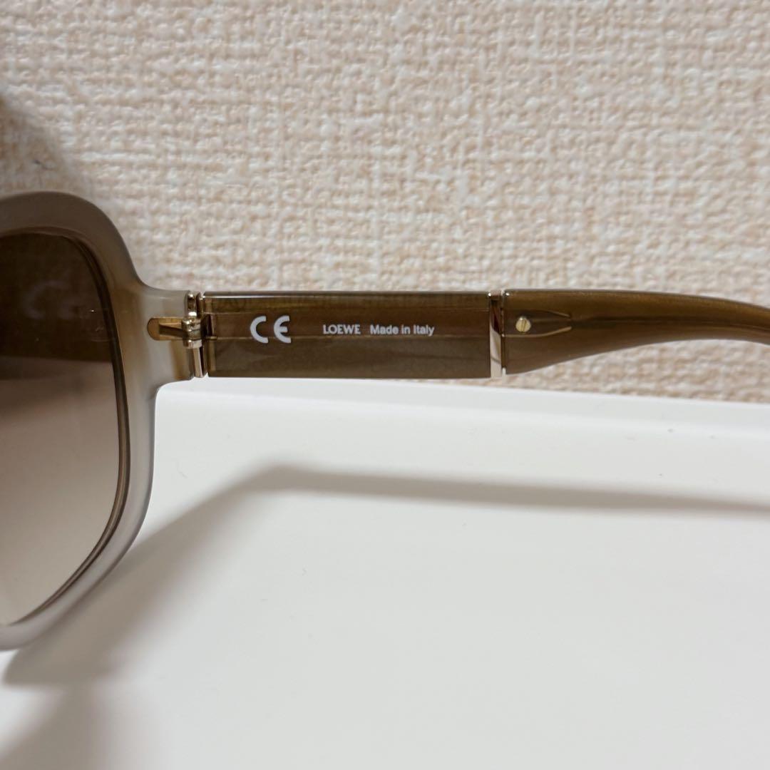 美品 LOEWE サングラス SLW937 オーバル 茶 アナグラム ケース付