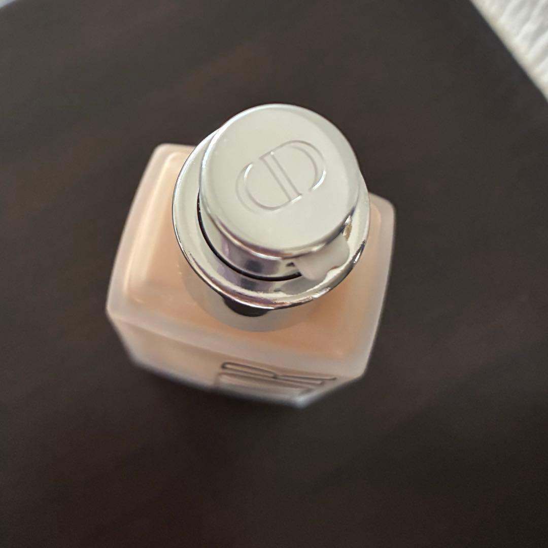 使用2プッシュのみ))ディオールフォーエヴァーフルイドスキンウェア 1Nマット