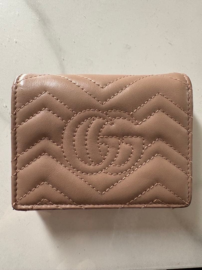 【最終値下げ】GUCCI ピンクベージュ 二つ折り財布