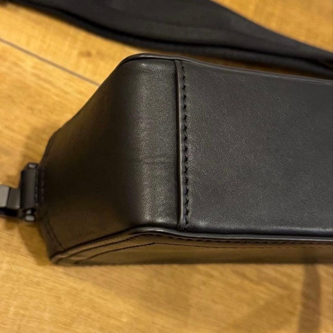 美品！TWICE 着用　DIESEL カウレザー ミニクロスボディバッグ