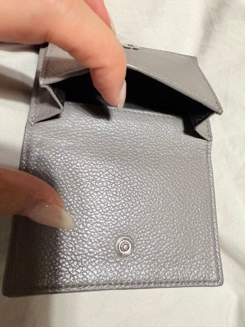 SAINT LAURENT タイニーウォレット　グレー 三つ折り財布