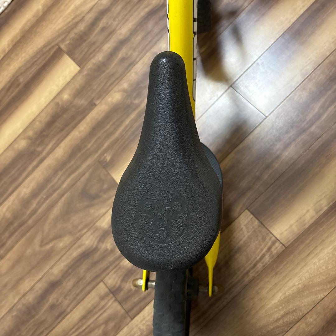 STRIDER スライダー12スポーツ バランスバイク 黄色
