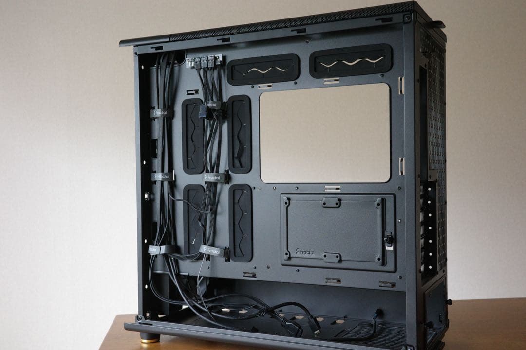 PCケース(自作PC用) Fractal Design North XL