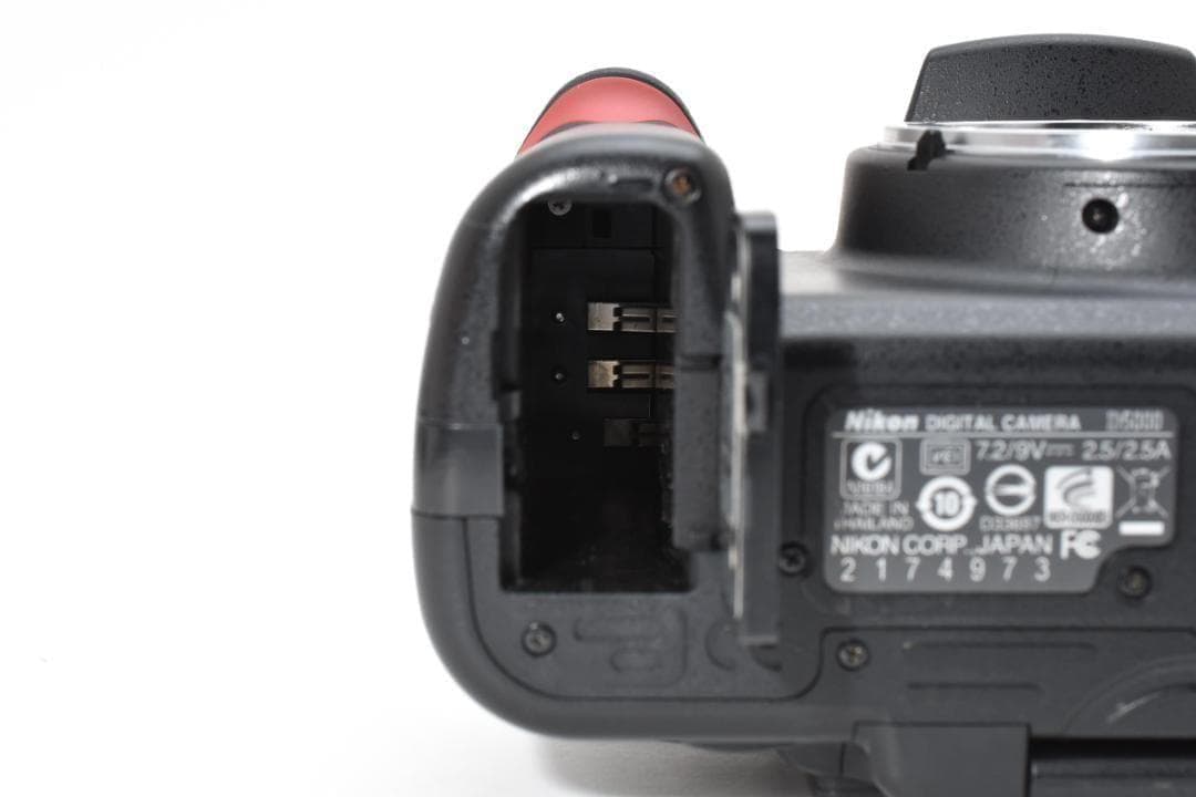 美品✨ショット数8847回!自撮OK＆スマホ転送セット★Nikon D5000